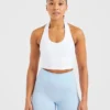 Unverzichtbares Crop-Top mit Neckholder
