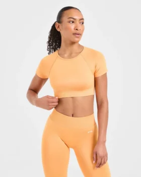 Adapt Seamless Crop-Top