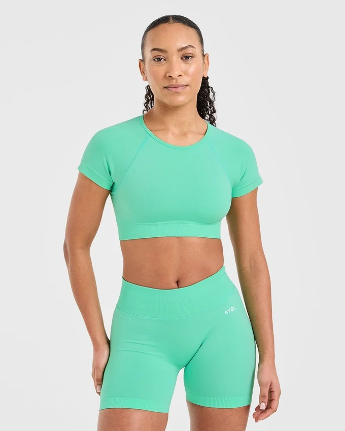 Adapt Seamless Crop-Top