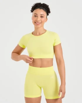 Adapt Seamless Crop-Top