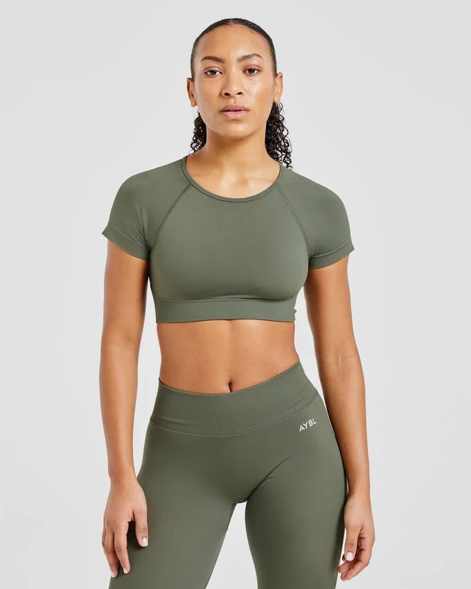 Adapt Seamless Crop-Top
