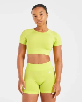Adapt Seamless Crop-Top