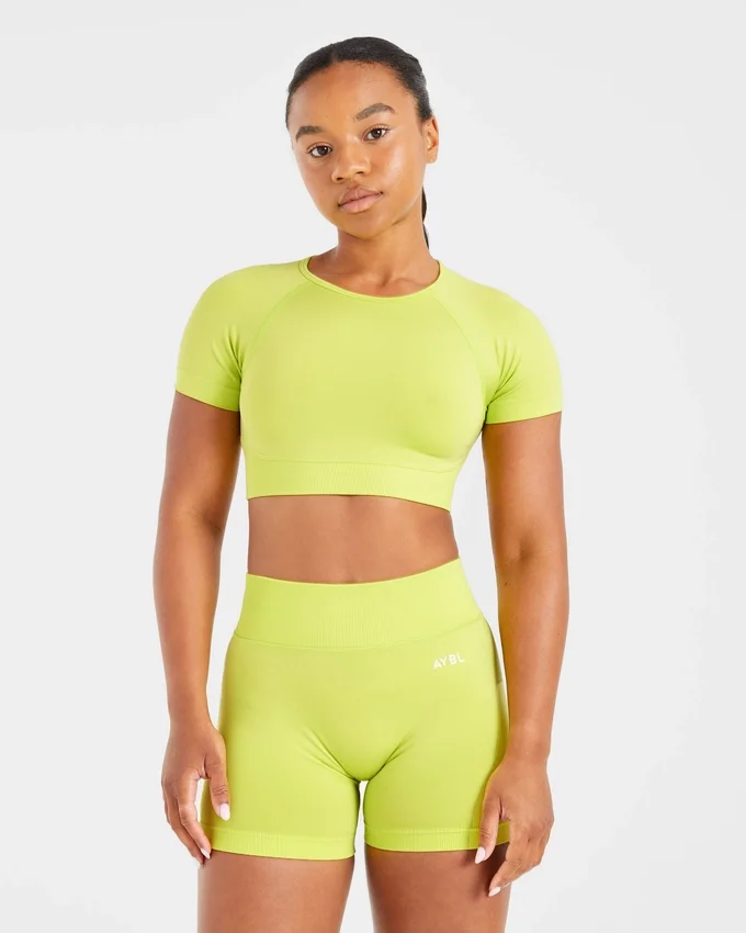 Adapt Seamless Crop-Top