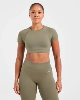 Adapt Seamless Crop-Top