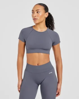 Adapt Seamless Crop-Top