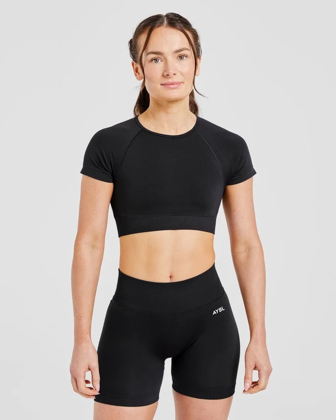 Adapt Seamless Crop-Top
