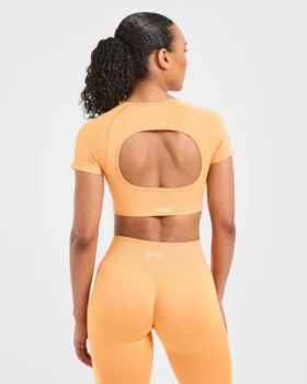 Adapt Seamless Crop-Top