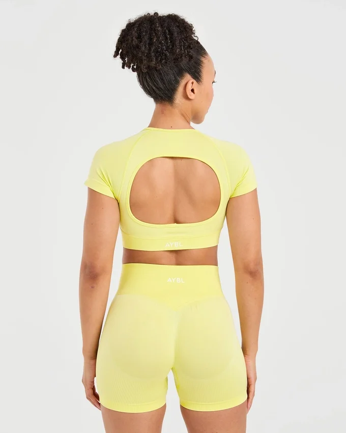 Adapt Seamless Crop-Top
