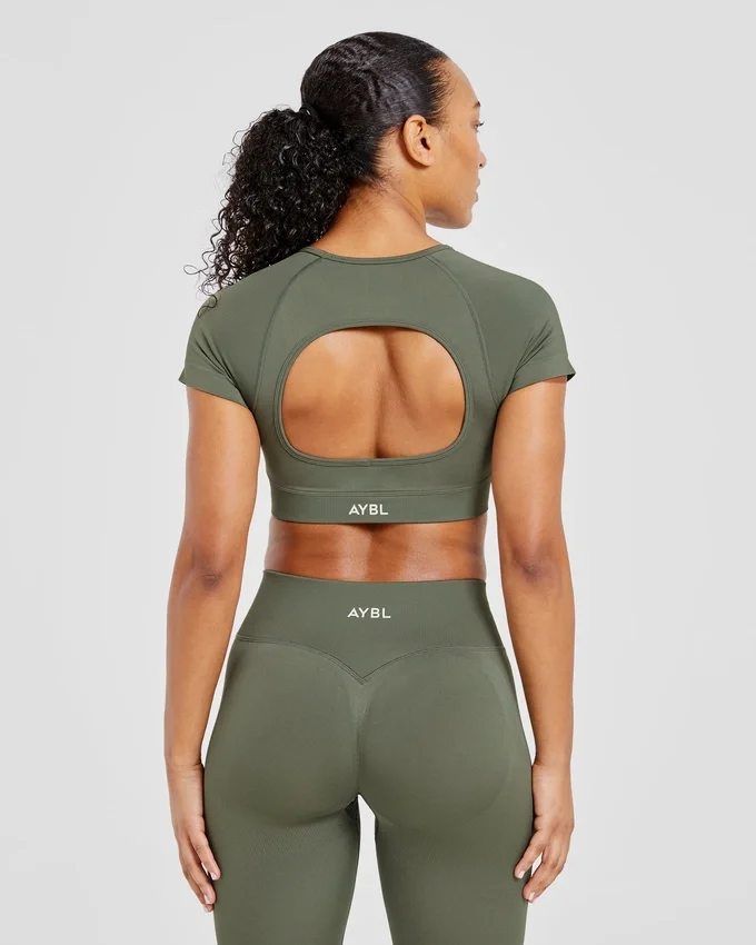 Adapt Seamless Crop-Top