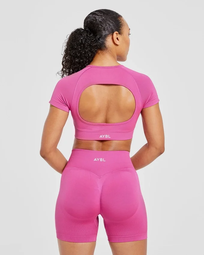 Adapt Seamless Crop-Top