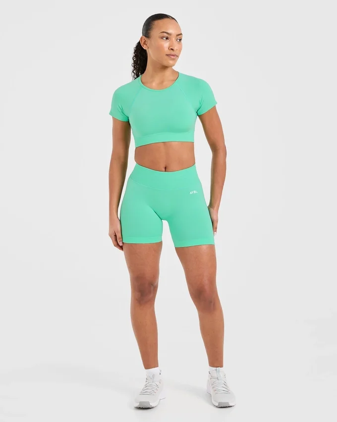 Adapt Seamless Crop-Top
