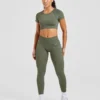 Adapt Seamless Crop-Top