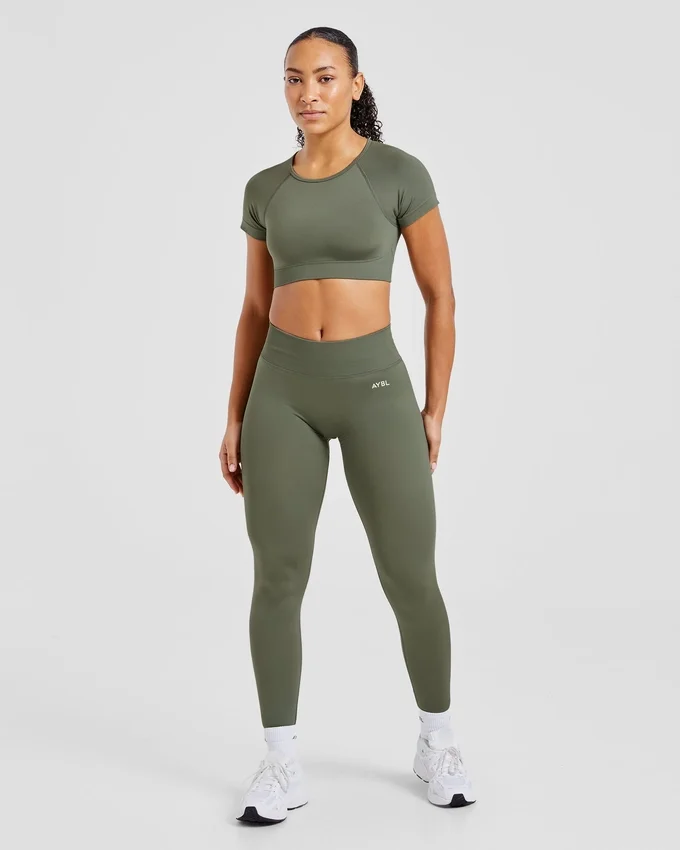 Adapt Seamless Crop-Top