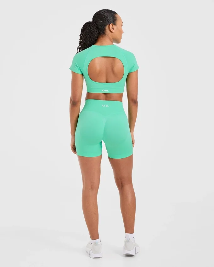 Adapt Seamless Crop-Top