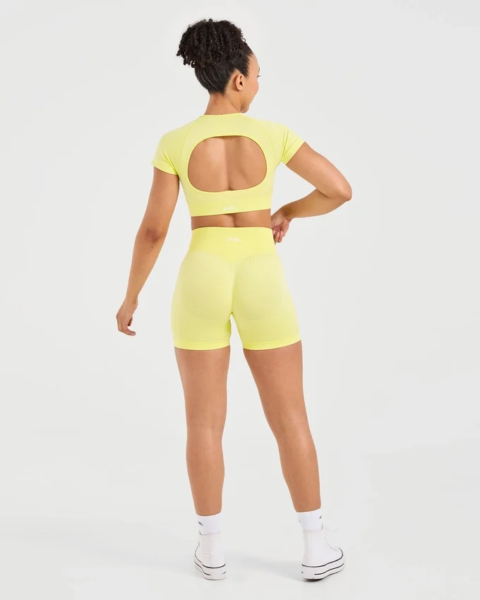 Adapt Seamless Crop-Top