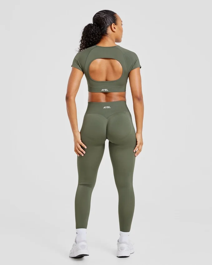 Adapt Seamless Crop-Top