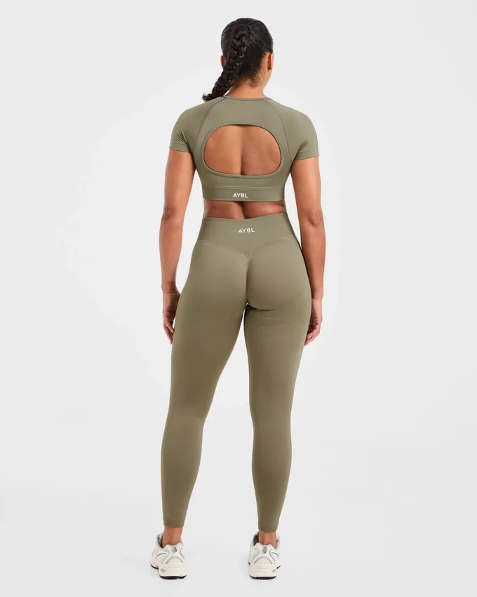 Adapt Seamless Crop-Top