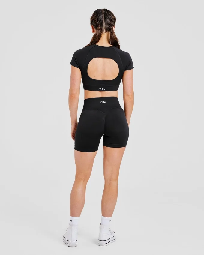 Adapt Seamless Crop-Top