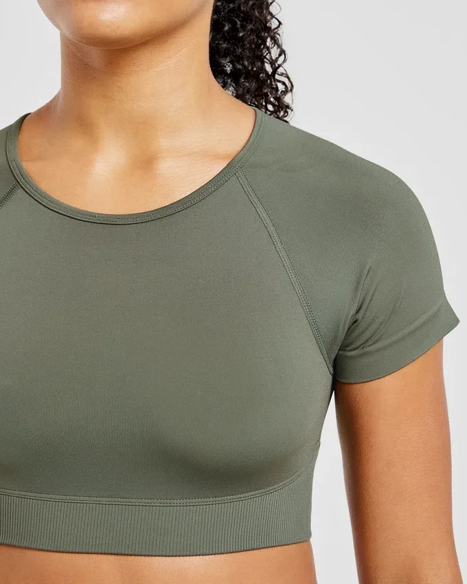 Adapt Seamless Crop-Top