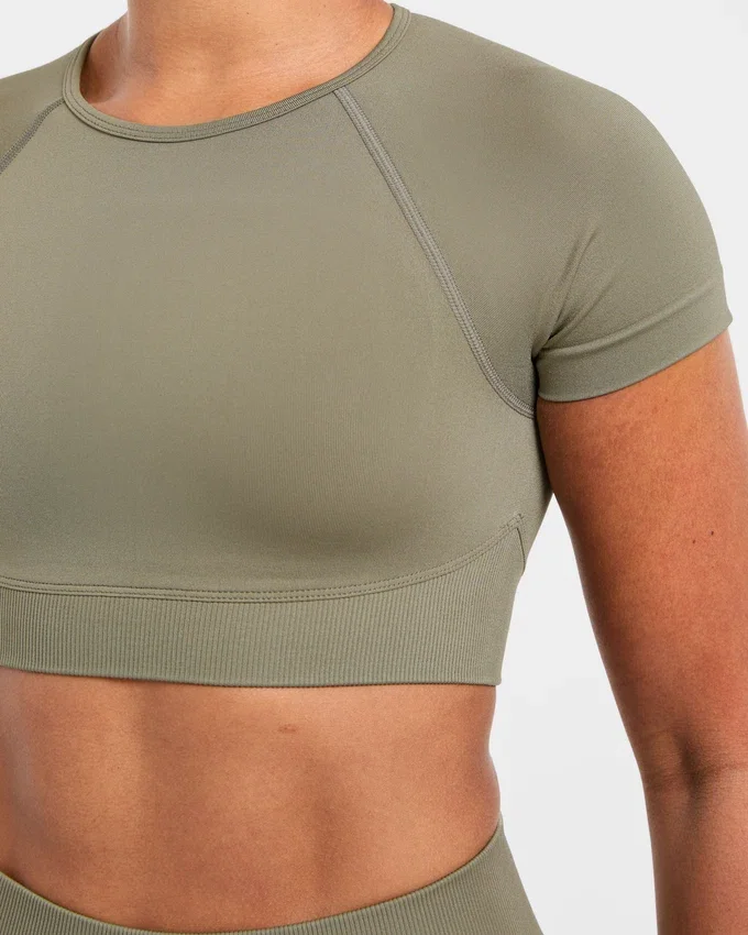 Adapt Seamless Crop-Top
