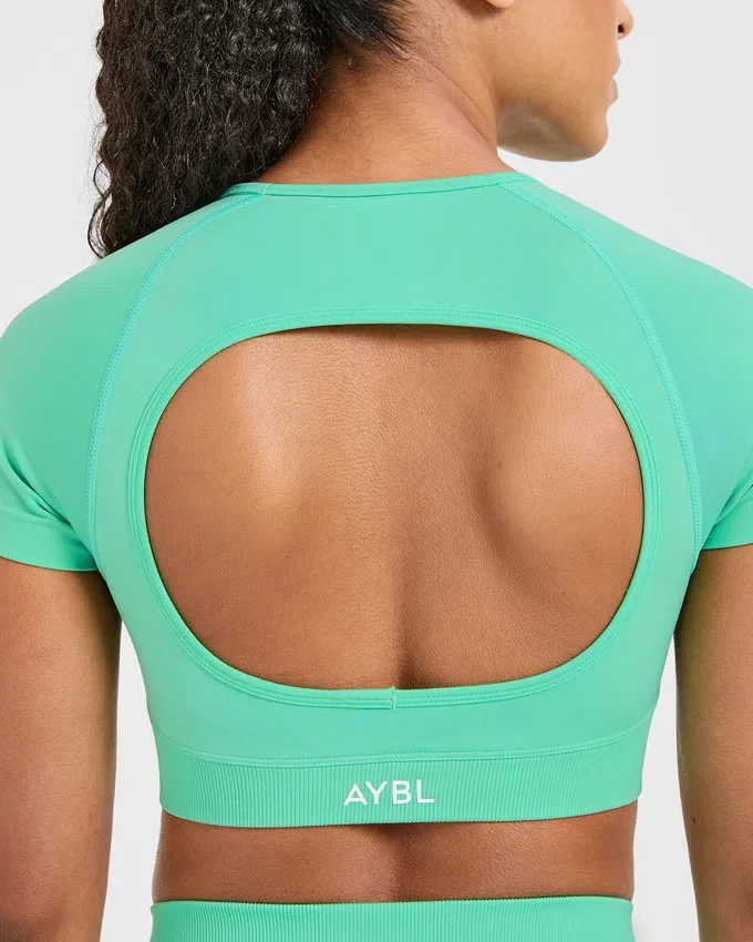 Adapt Seamless Crop-Top