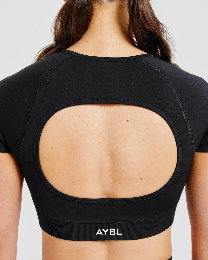 Adapt Seamless Crop-Top
