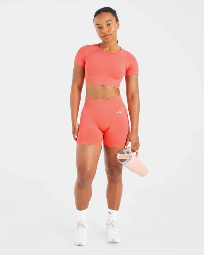 Adapt Seamless Crop-Top