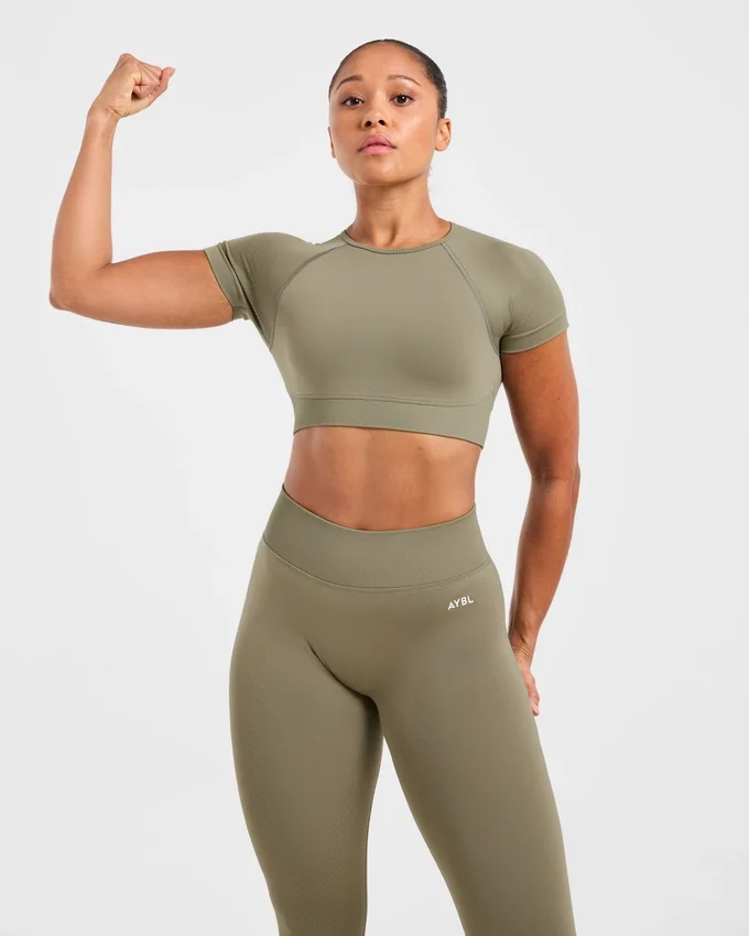 Adapt Seamless Crop-Top