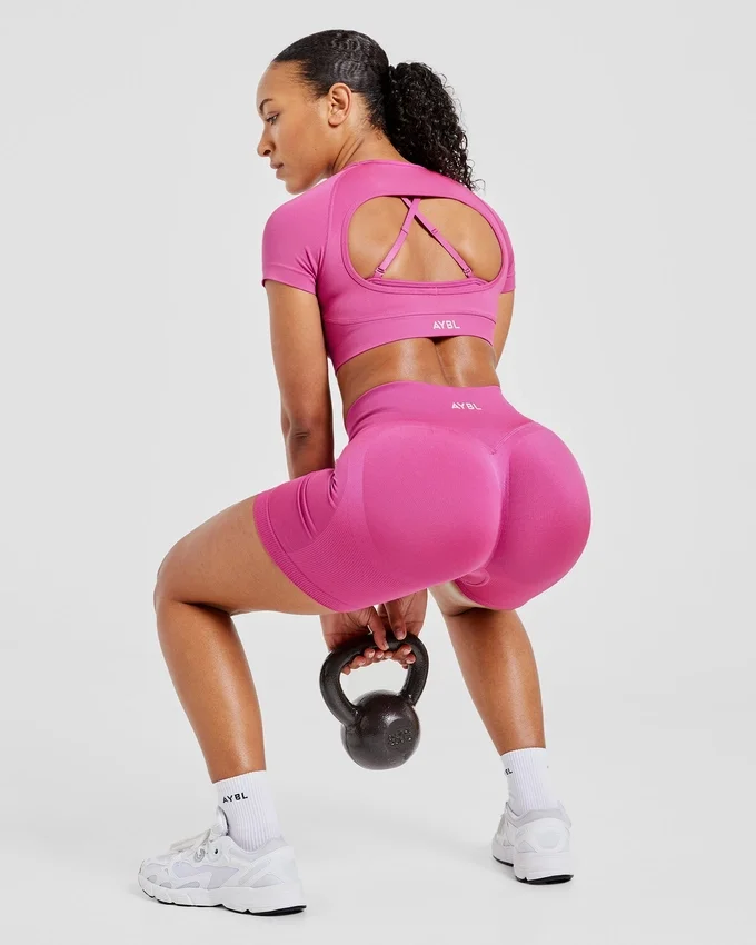 Adapt Seamless Crop-Top