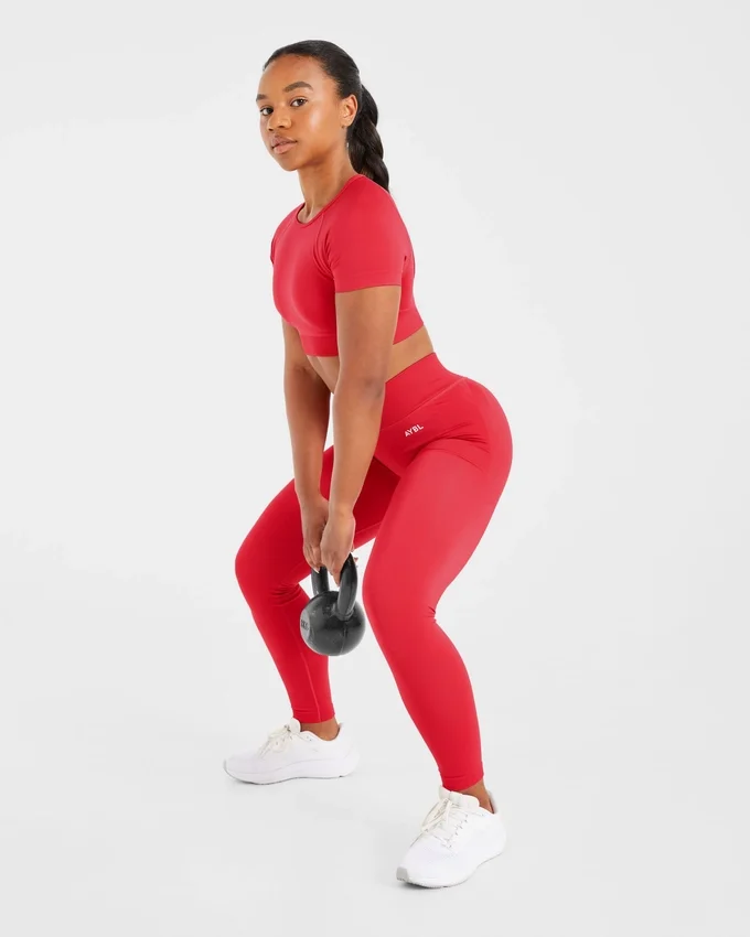 Adapt Seamless Crop-Top
