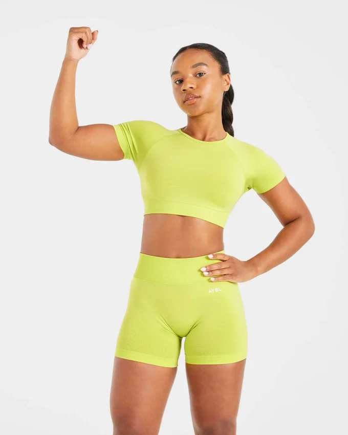 Adapt Seamless Crop-Top