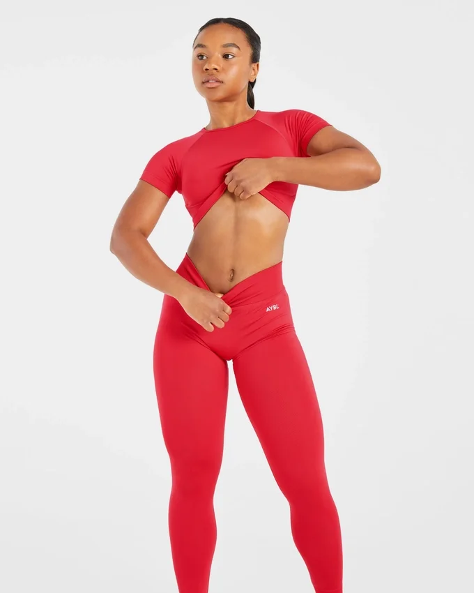 Adapt Seamless Crop-Top