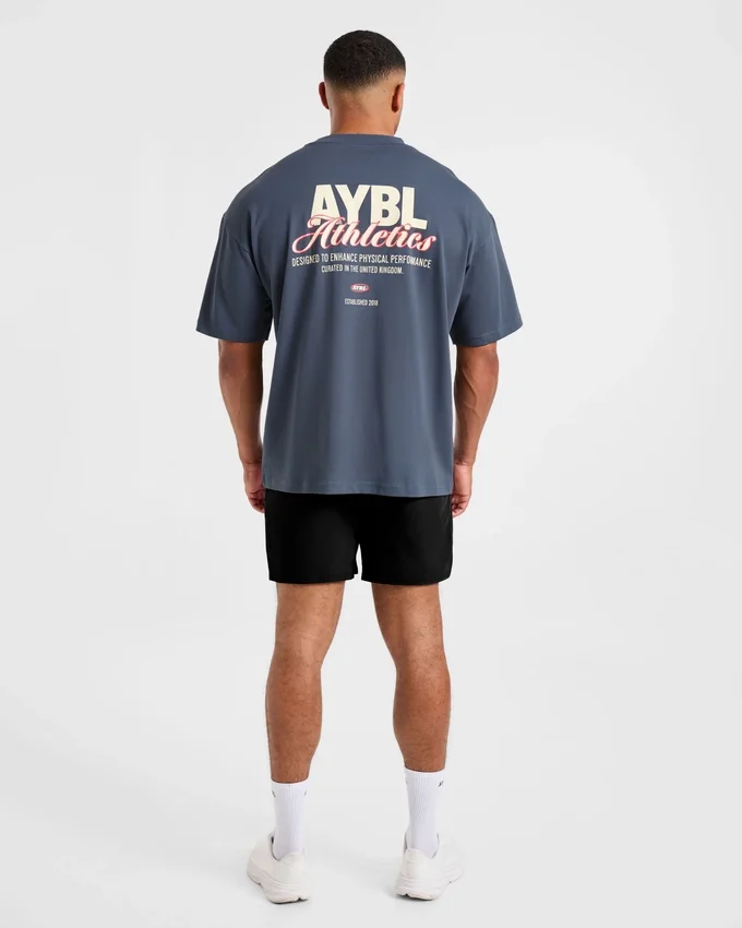 „Athletics Script“ Oversize-T-Shirt