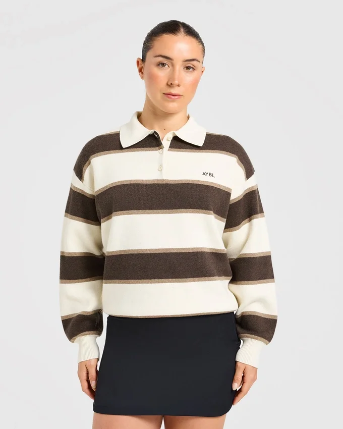 Charakteristisches, locker sitzendes Strick-Polo