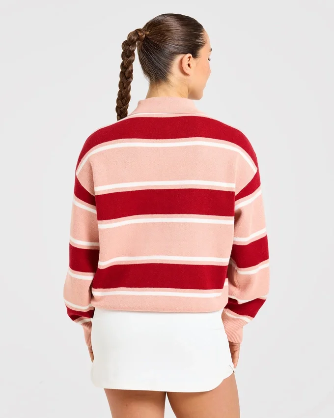 Charakteristisches, locker sitzendes Strick-Polo