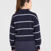 Charakteristisches, locker sitzendes Strick-Polo