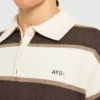 Charakteristisches, locker sitzendes Strick-Polo
