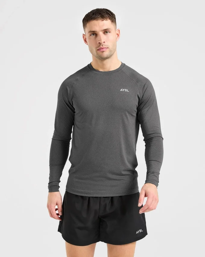 Essential Langarm-T-Shirt