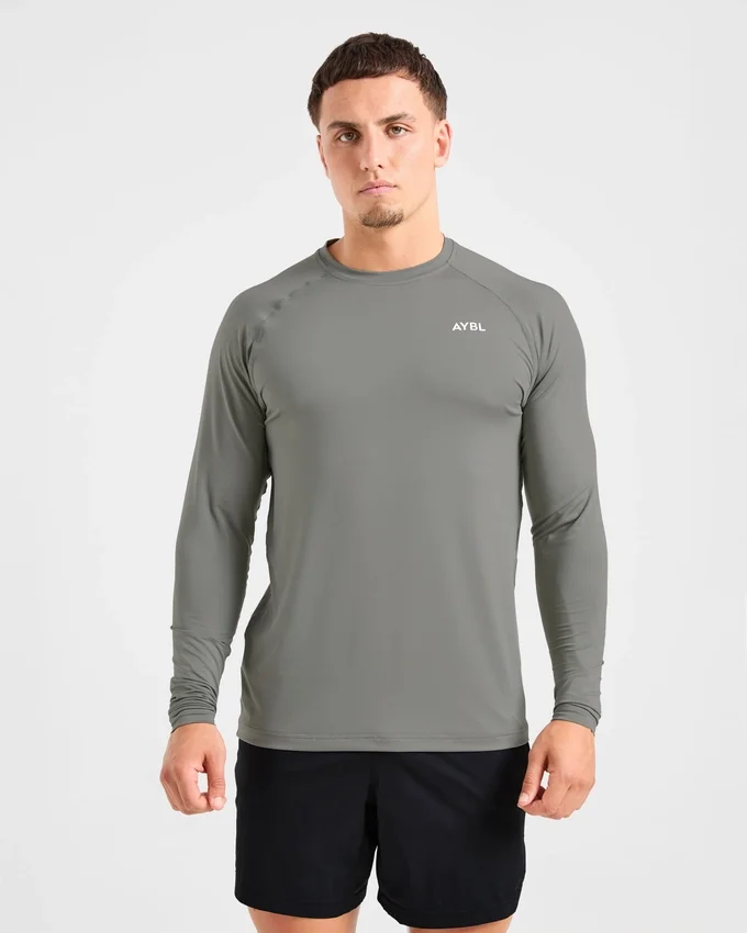 Essential Langarm-T-Shirt