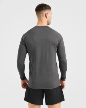 Essential Langarm-T-Shirt