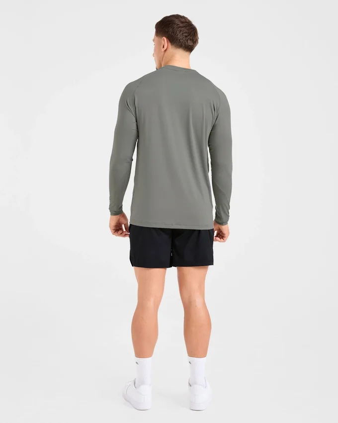 Essential Langarm-T-Shirt