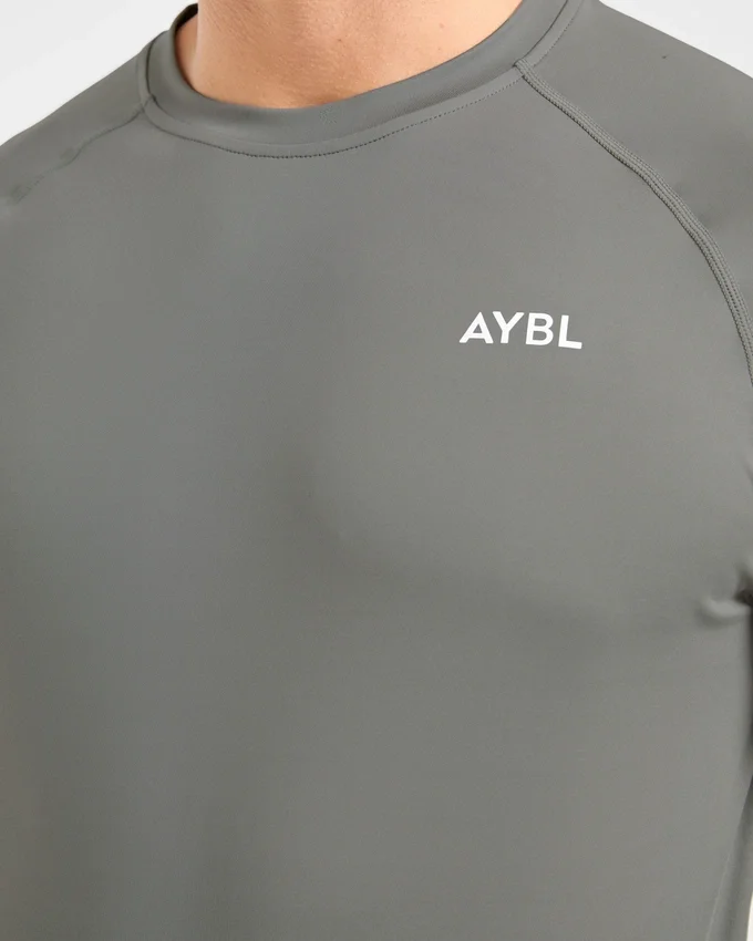 Essential Langarm-T-Shirt