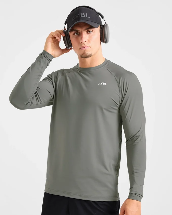 Essential Langarm-T-Shirt