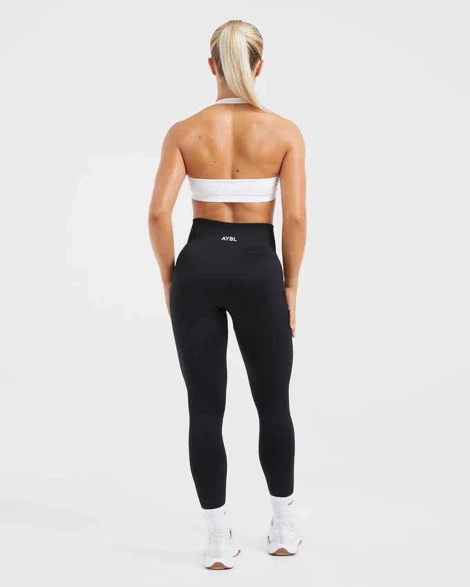 Essential – Nahtloser Sport-BH mit Neckholder