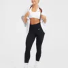 Essential – Nahtloser Sport-BH mit Neckholder