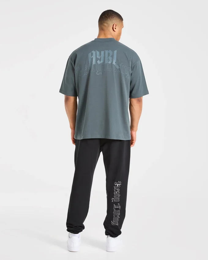 „Heavy Lifting Gothic“ Oversized-T-Shirt