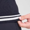 Klassische gestrickte Weste mit hohem Kragen