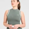 Klassische gestrickte Weste mit hohem Kragen
