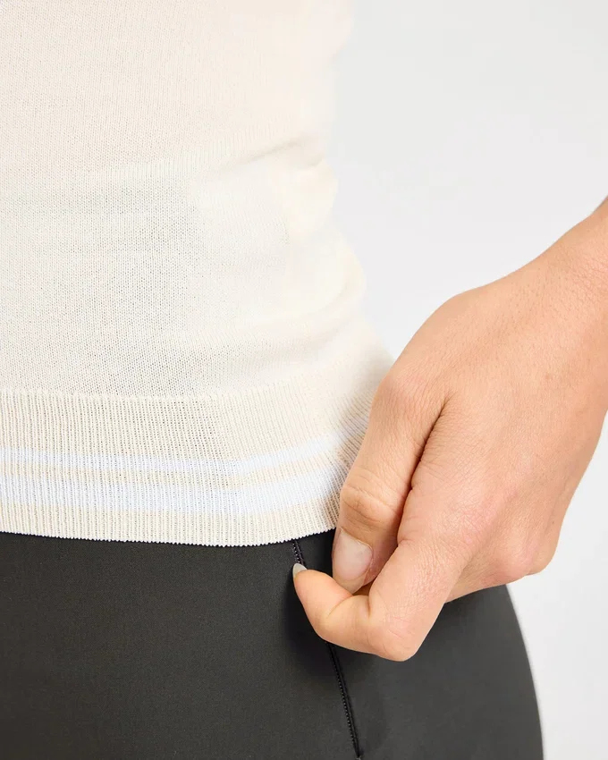 Klassische Strickweste mit V-Ausschnitt