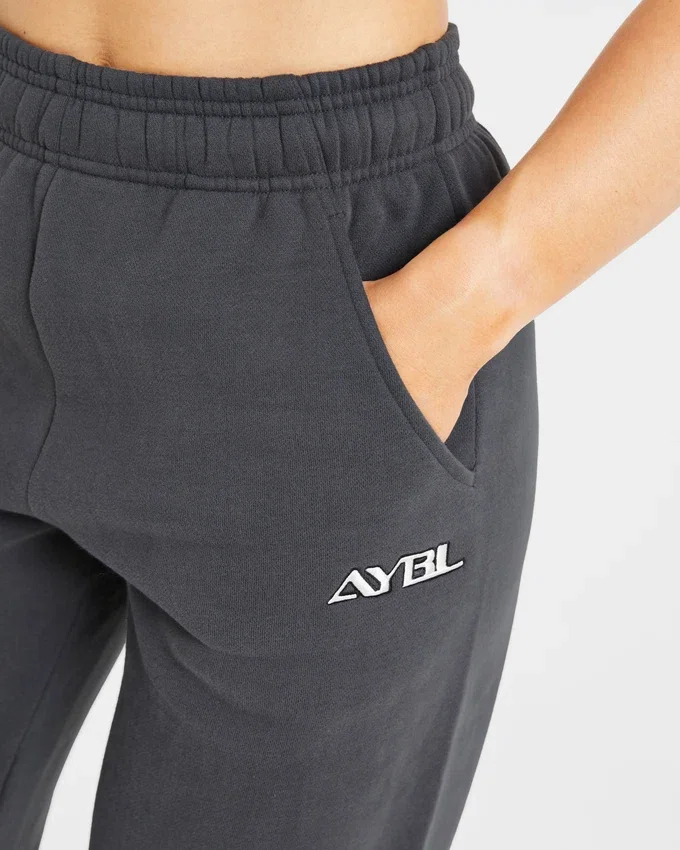 Retro-Jogginghose mit Stickerei in Oversize-Passform